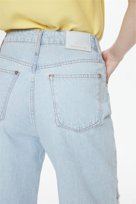 Calca-Jeans-Claro-Wide-Leg-com-Rasgos-Detalhe1--