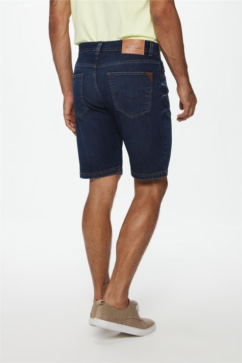 Bermuda-Jeans-Escuro-Slim-com-Marcacoes-Detalhe--