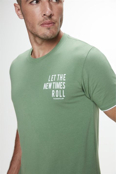 Camiseta-Estampa-Let-The-New-Times-Roll-Detalhe--