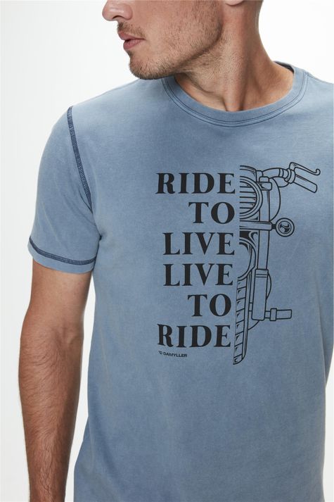 Camiseta-com-Estampa-Ride-To-Live-Detalhe-1--