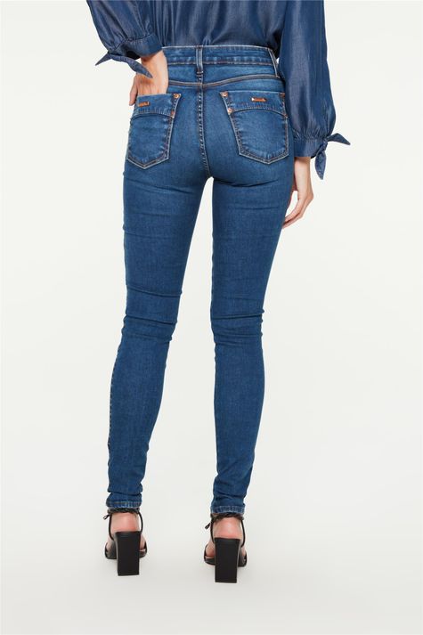 Calca-Jeans-Jegging-C1-com-Recortes-Detalhe-4--