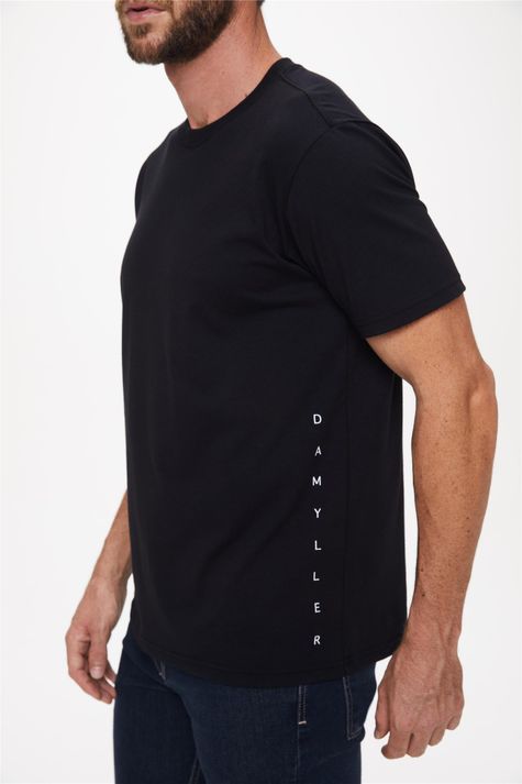 Camiseta-com-Estampa-Lateral-Frente--